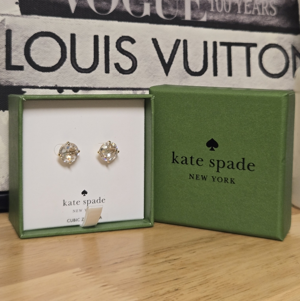 ⚠️SOLD⚠️Kate Spade Cubic Zirconia Stud Earrings NIB - Picture 2 of 4